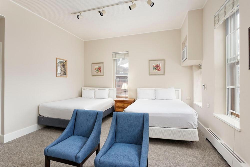 Independence Square 213, Spacious Hotel Room With 2 Queen Beds, Wet Bar, And Sitting Area Aspen Ngoại thất bức ảnh